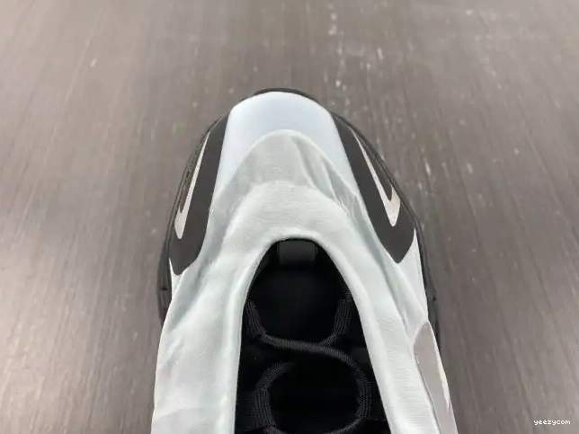 Blue MNVN GZ0711 Adidas Tint Yeezy Boost 700 0503